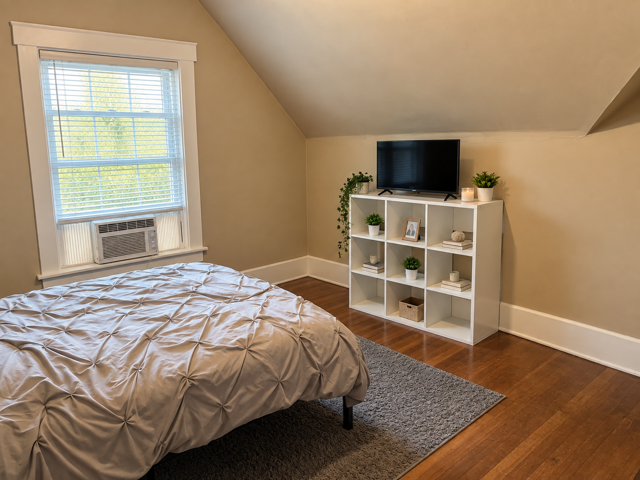 320 N Dodge St - Photo 6 of 14