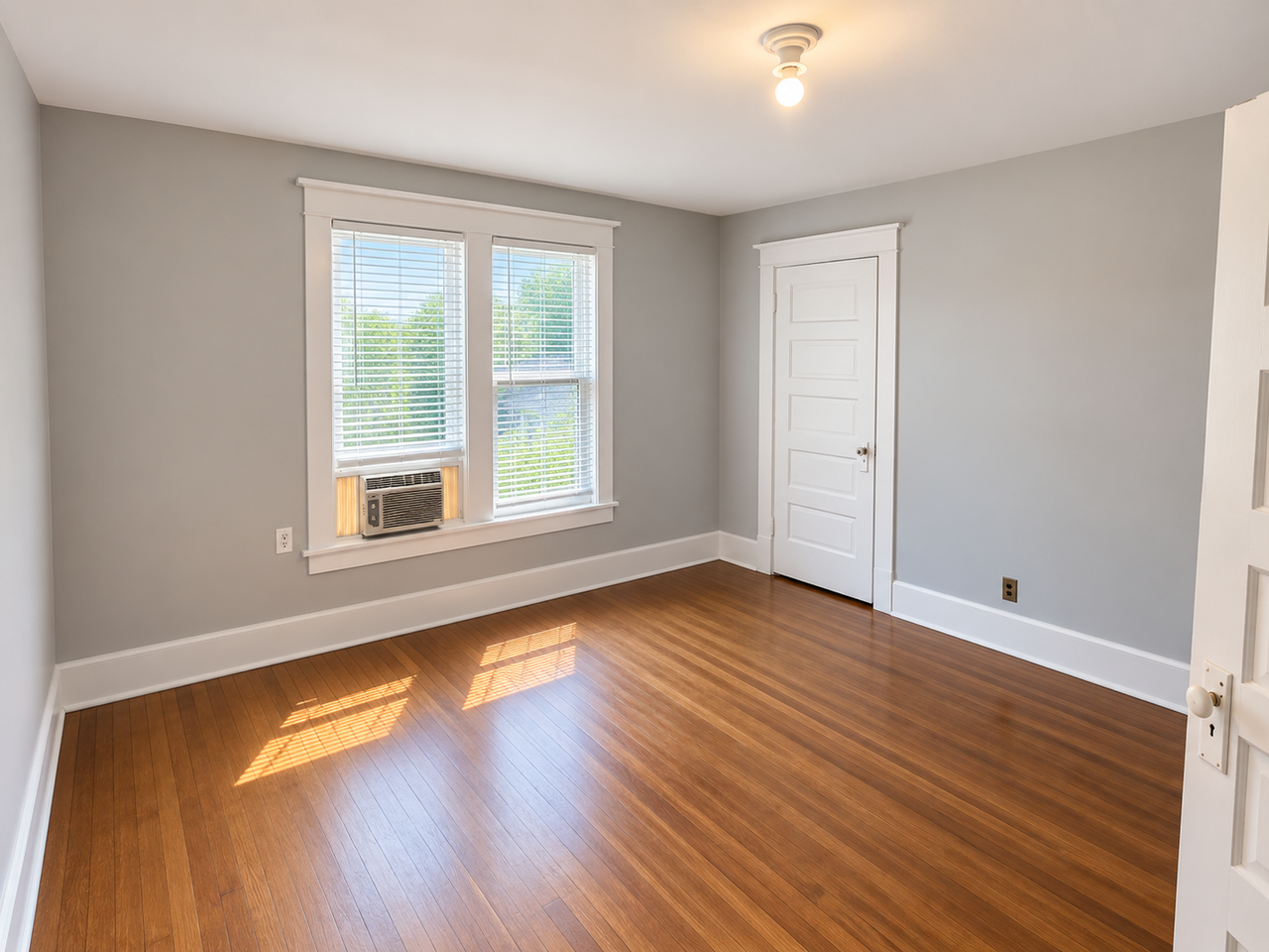 320 N Dodge St - Photo 7 of 14
