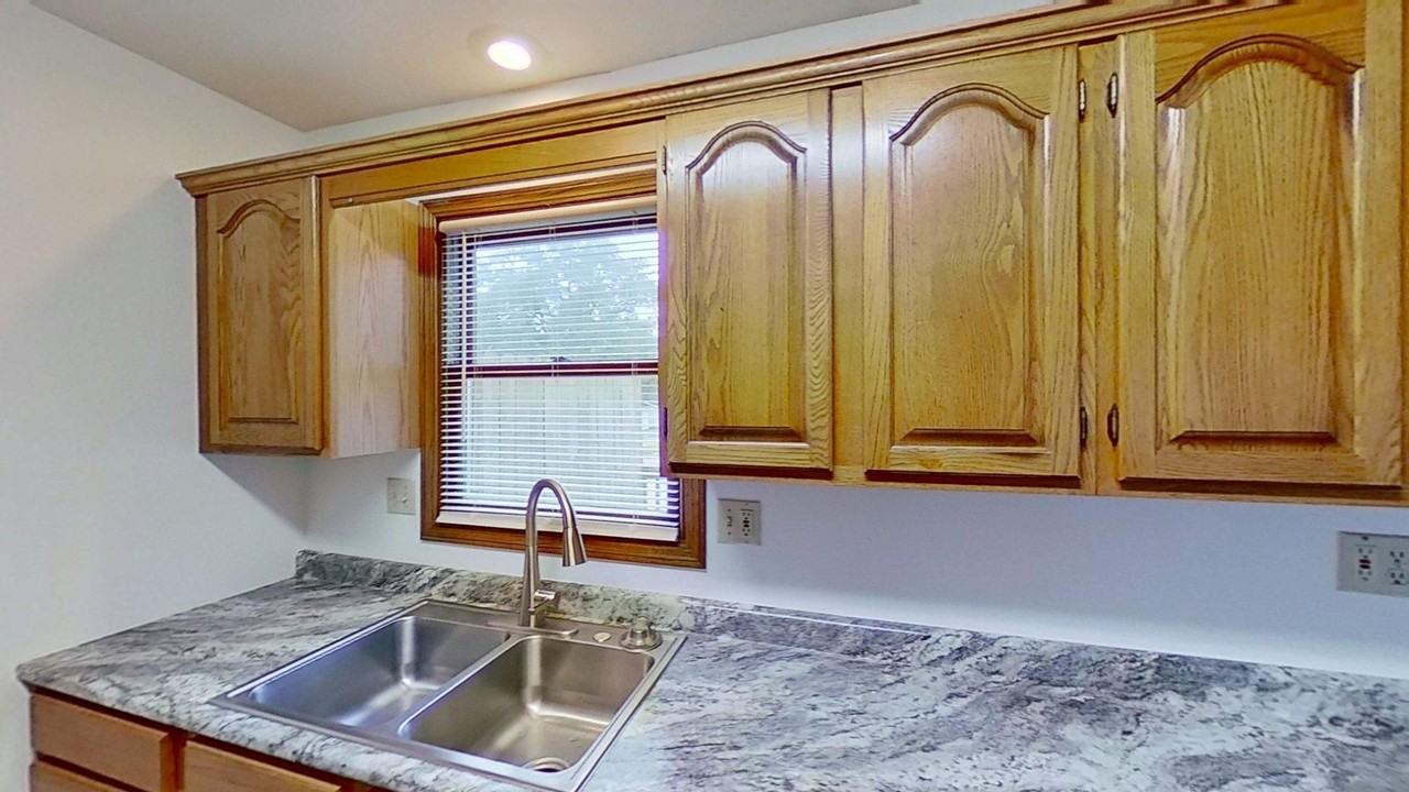 5103 Hickman Rd - Photo 5 of 17