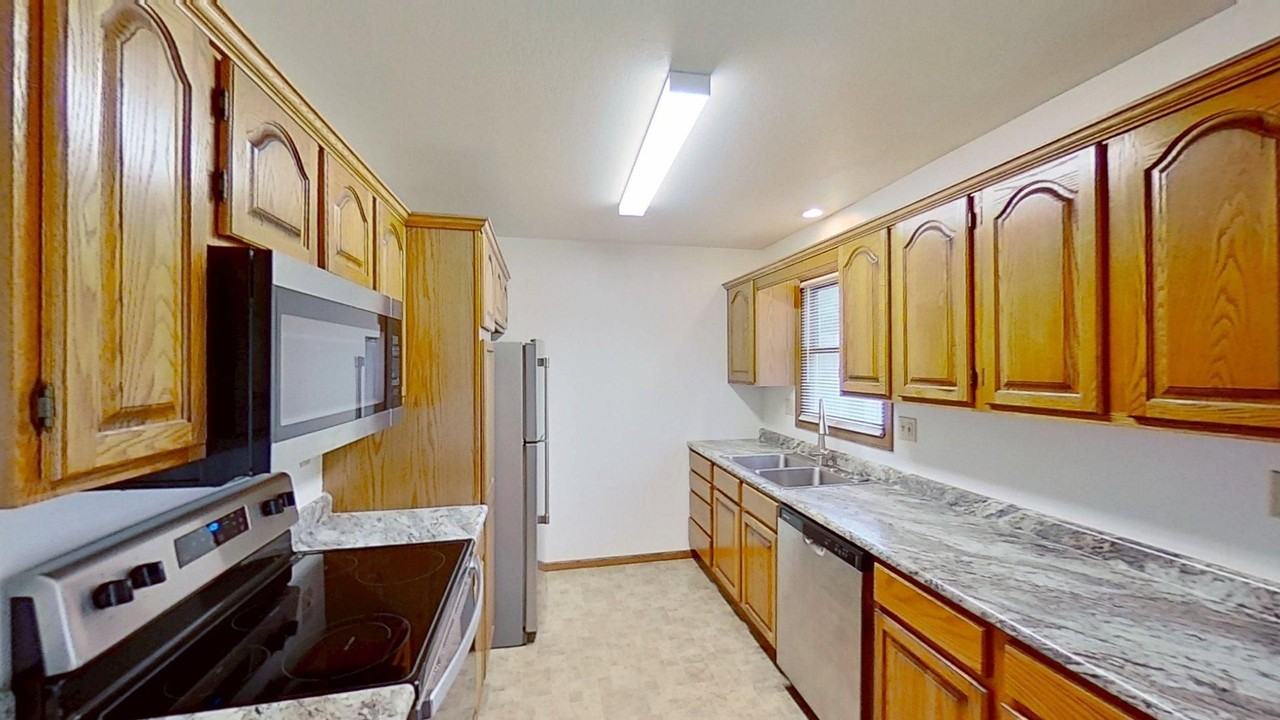 5103 Hickman Rd - Photo 6 of 17