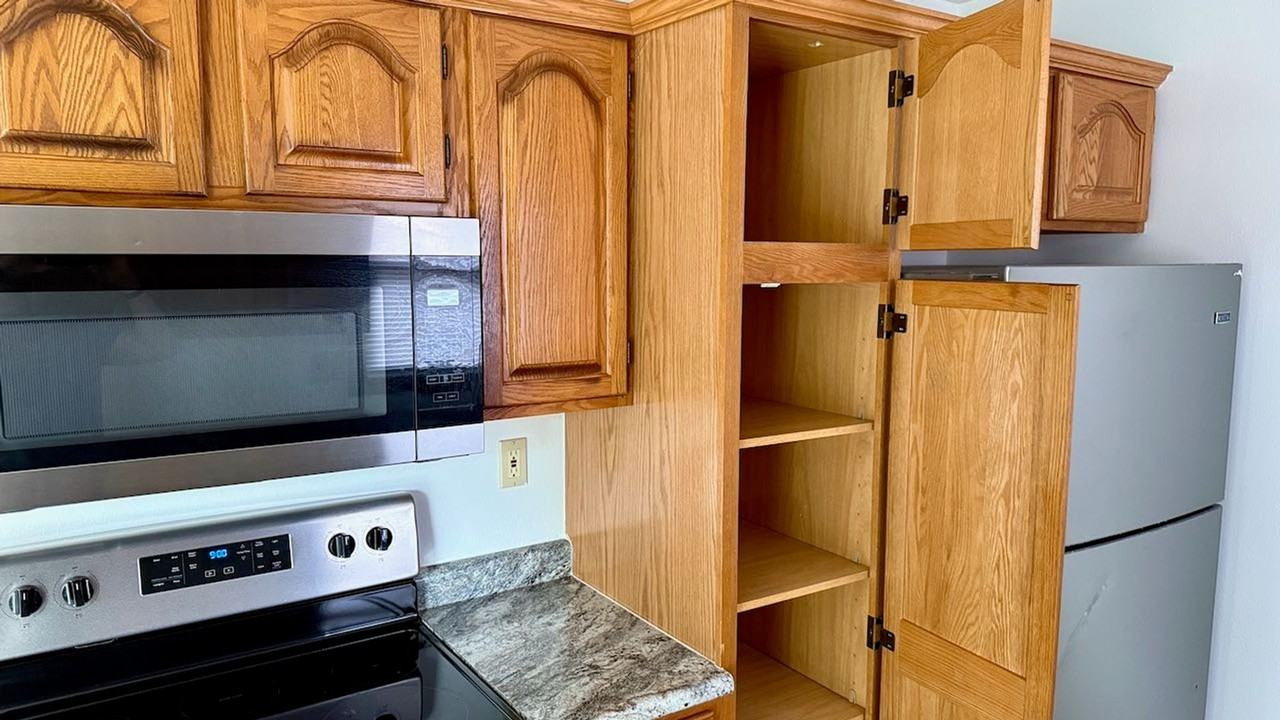 5103 Hickman Rd - Photo 7 of 17