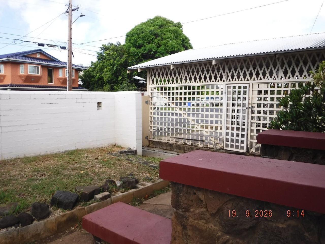 1932 Dole Street - Photo 4 of 26