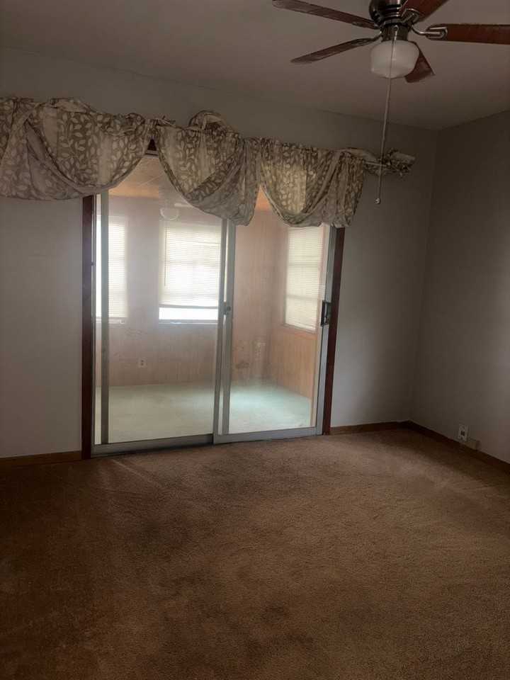 4253 E 162nd St - Photo 5 of 7