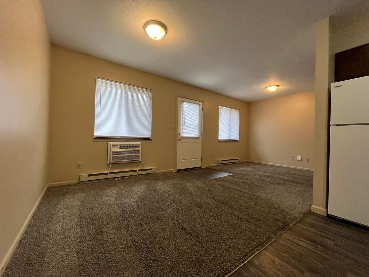 418 S Village St - Photo 2 of 22