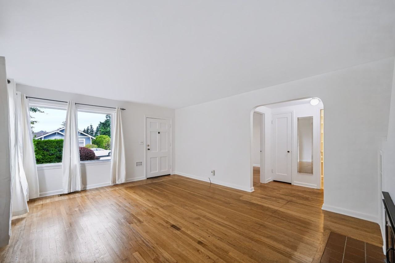4141 Sw Ida St - Photo 4 of 17