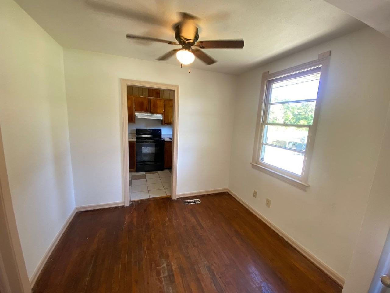 3068 Knox St - Photo 4 of 8