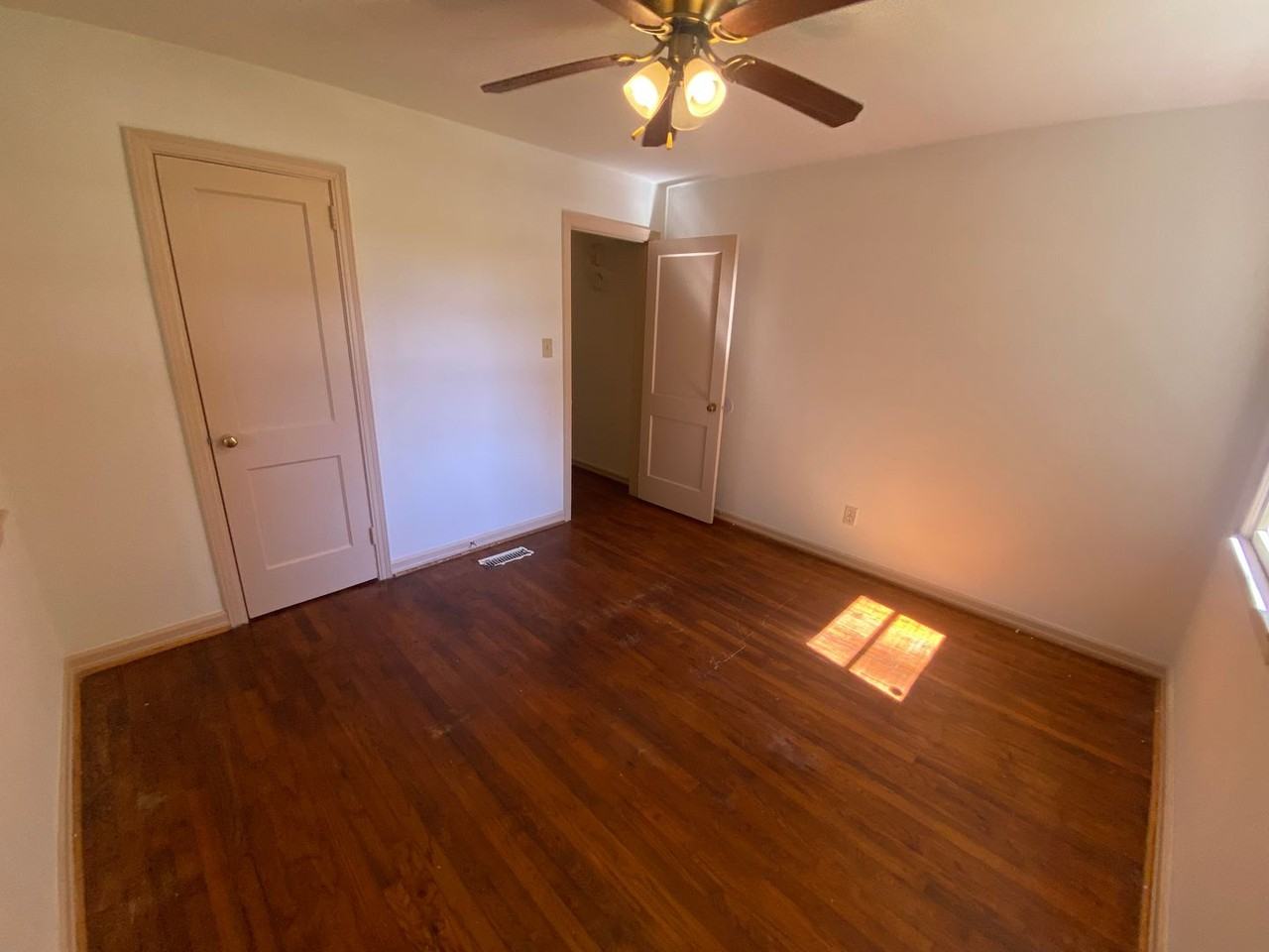 3068 Knox St - Photo 7 of 8