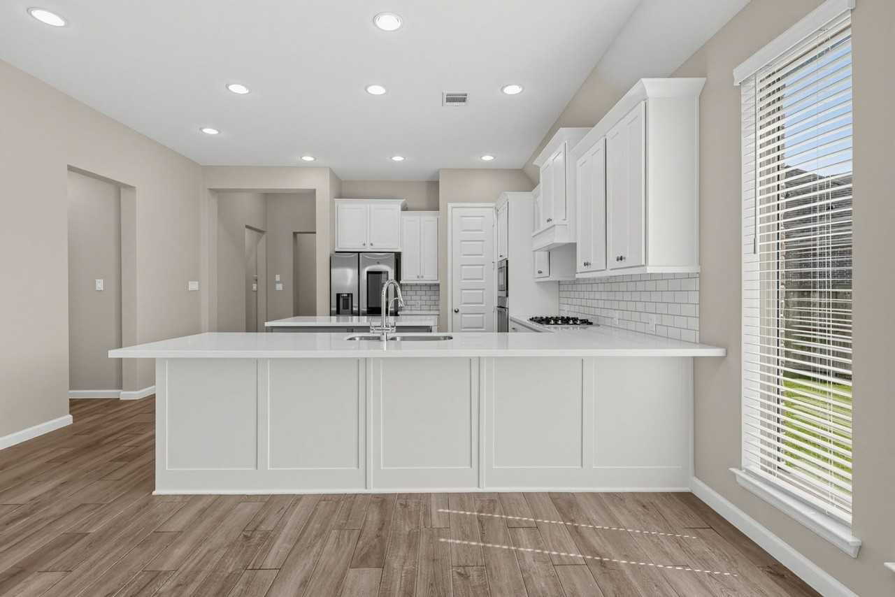 5123 Morrison Dr - Photo 3 of 37
