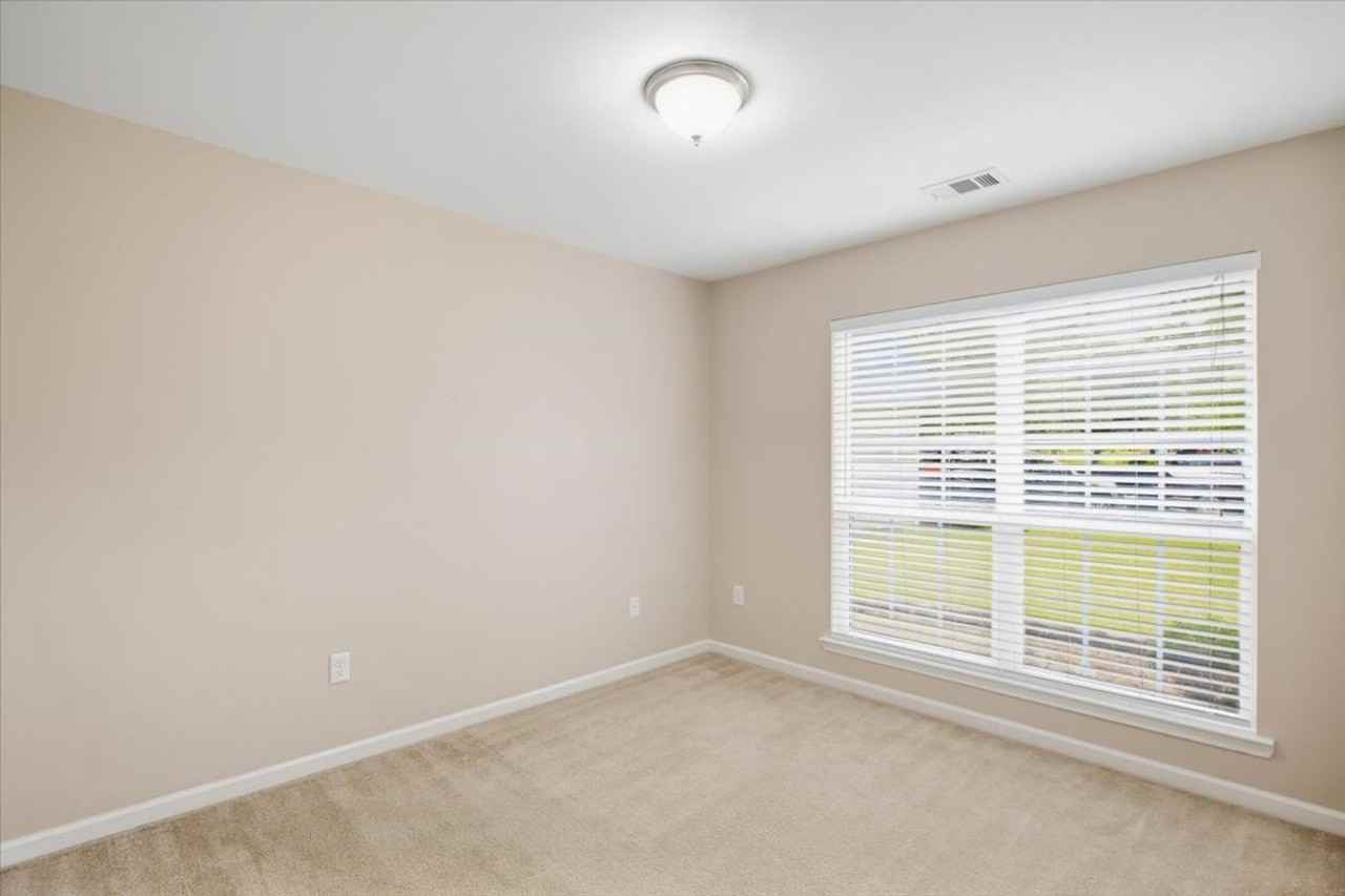 19 Montero Dr - Photo 3 of 36