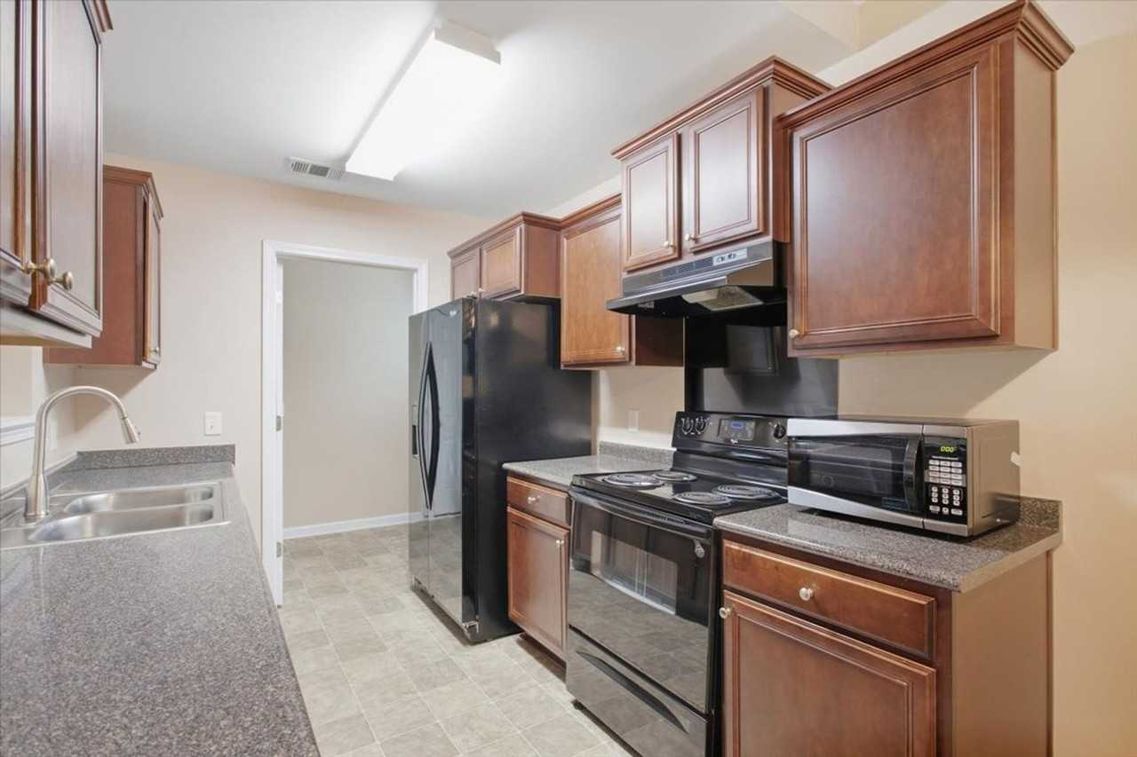 19 Montero Dr - Photo 4 of 36