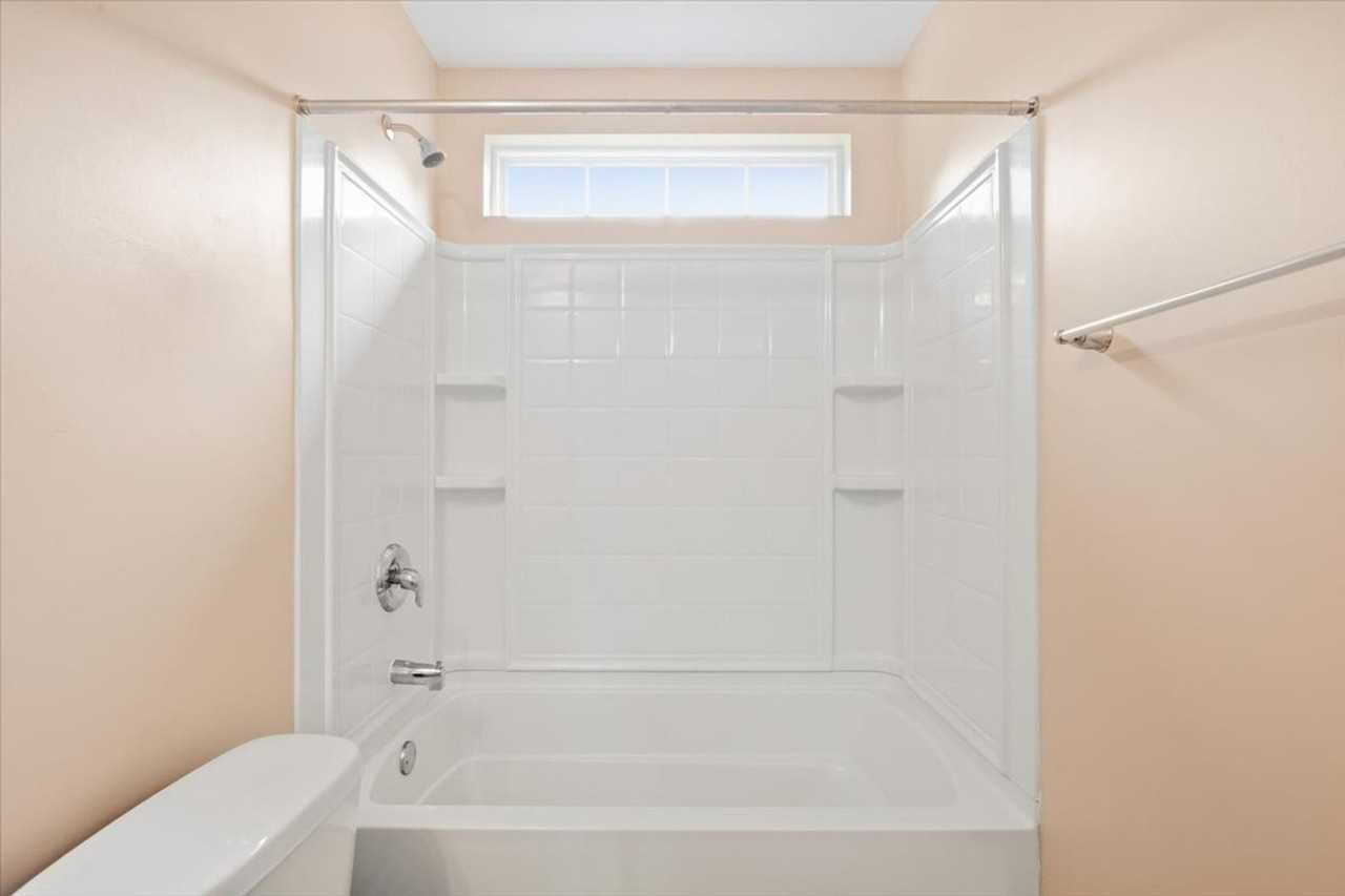 19 Montero Dr - Photo 5 of 36