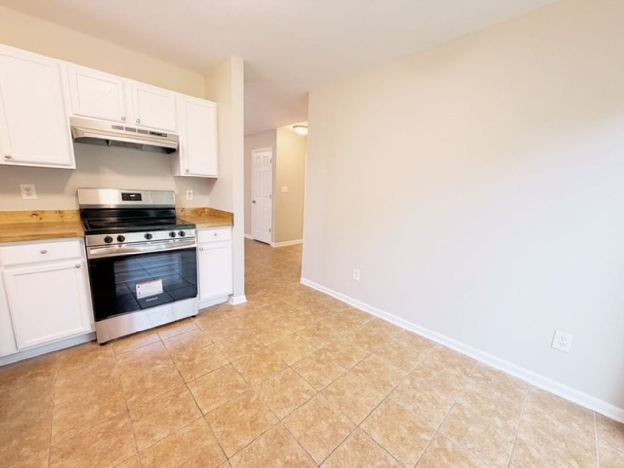 816 Elkhart Dr - Photo 5 of 18