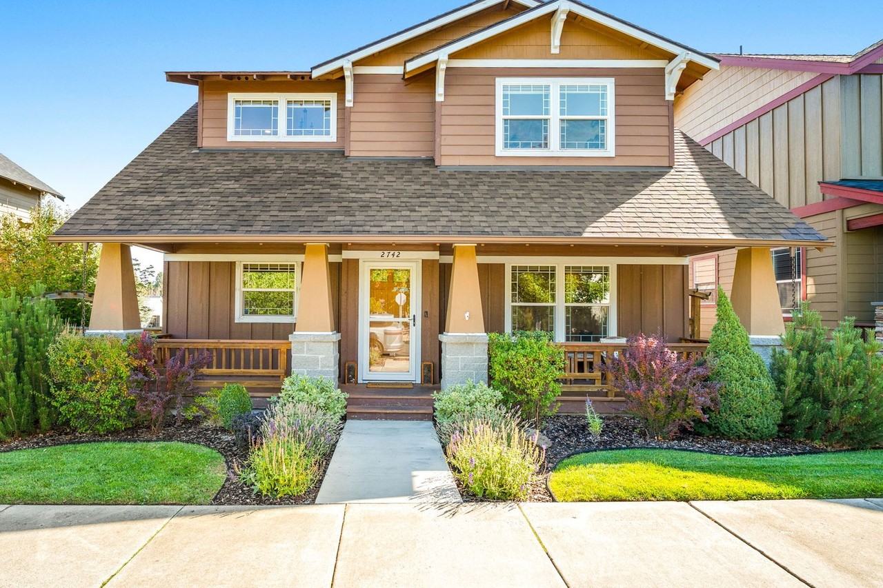 2742 Ne Great Horned Pl - Photo 4 of 49