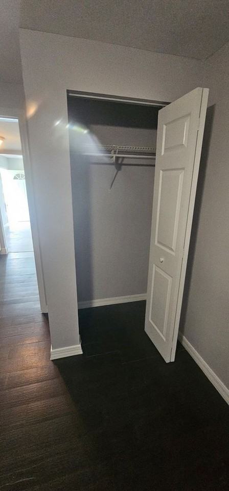 566 New York Dr - Photo 5 of 7