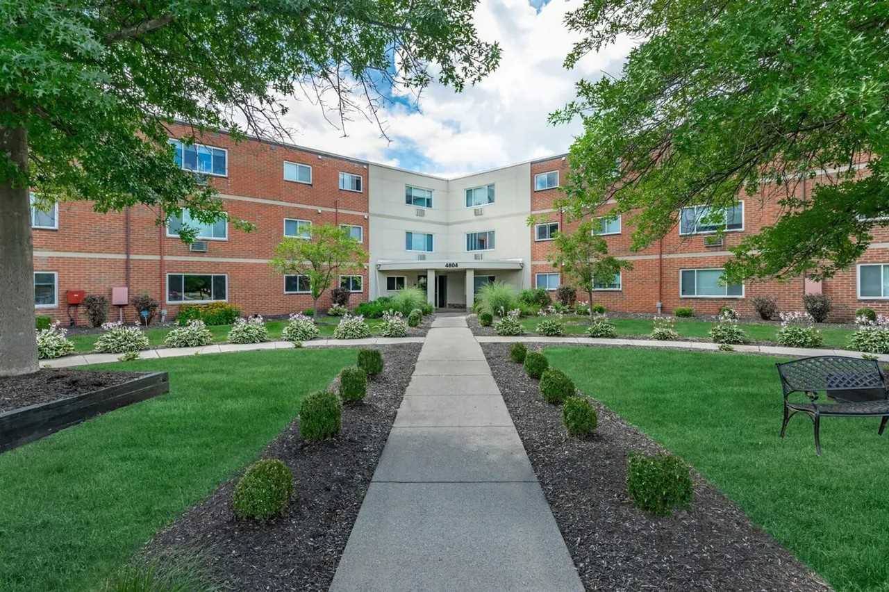 Norstar Apartments - Photo 3 of 30
