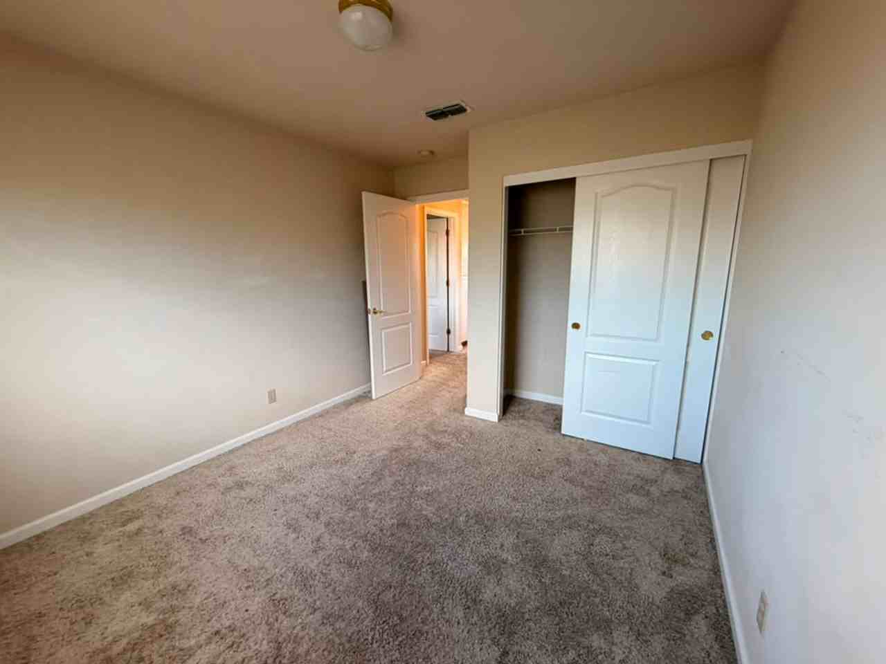 2309 Farndon Ct - Photo 5 of 38