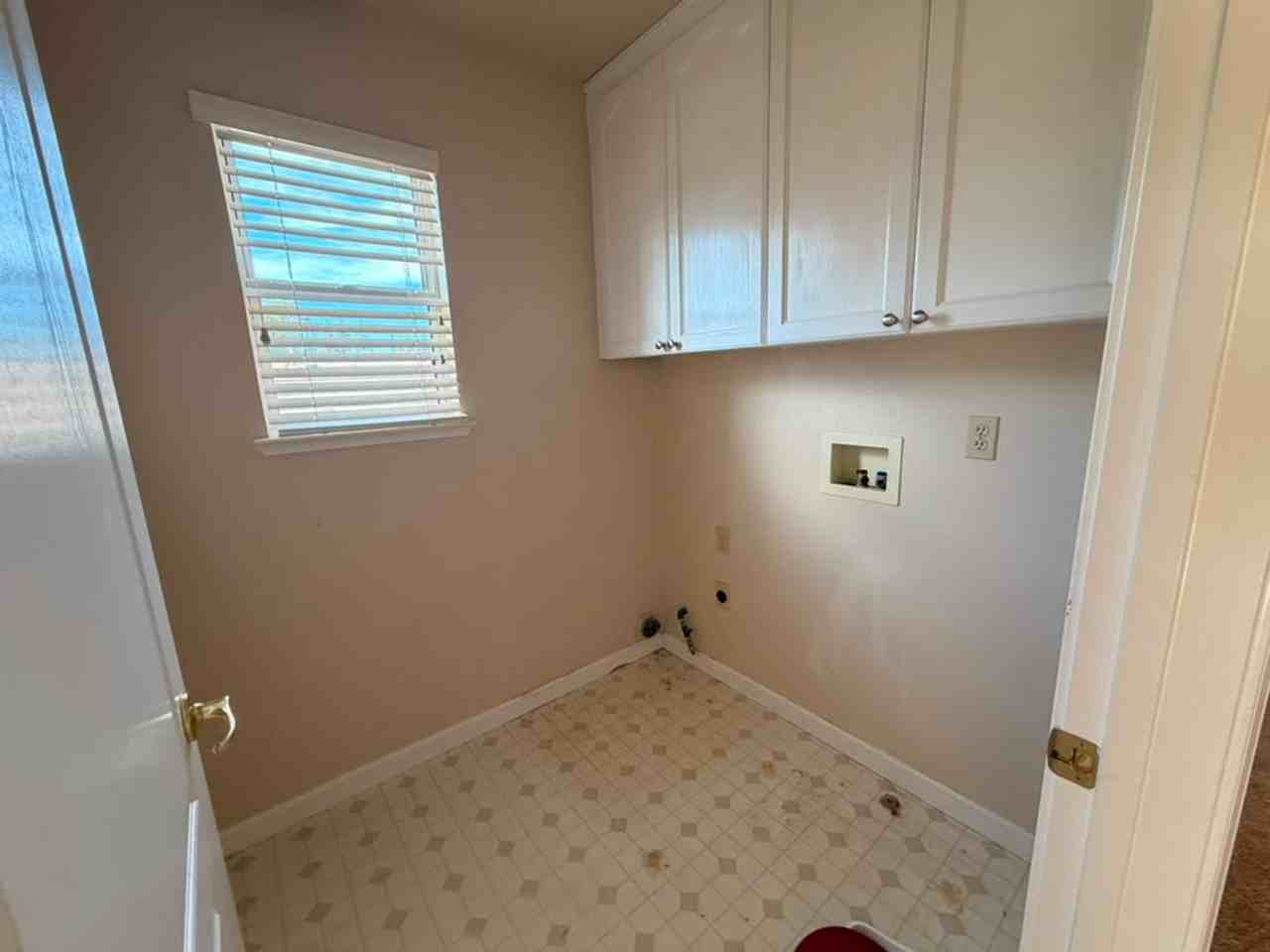 2309 Farndon Ct - Photo 7 of 38
