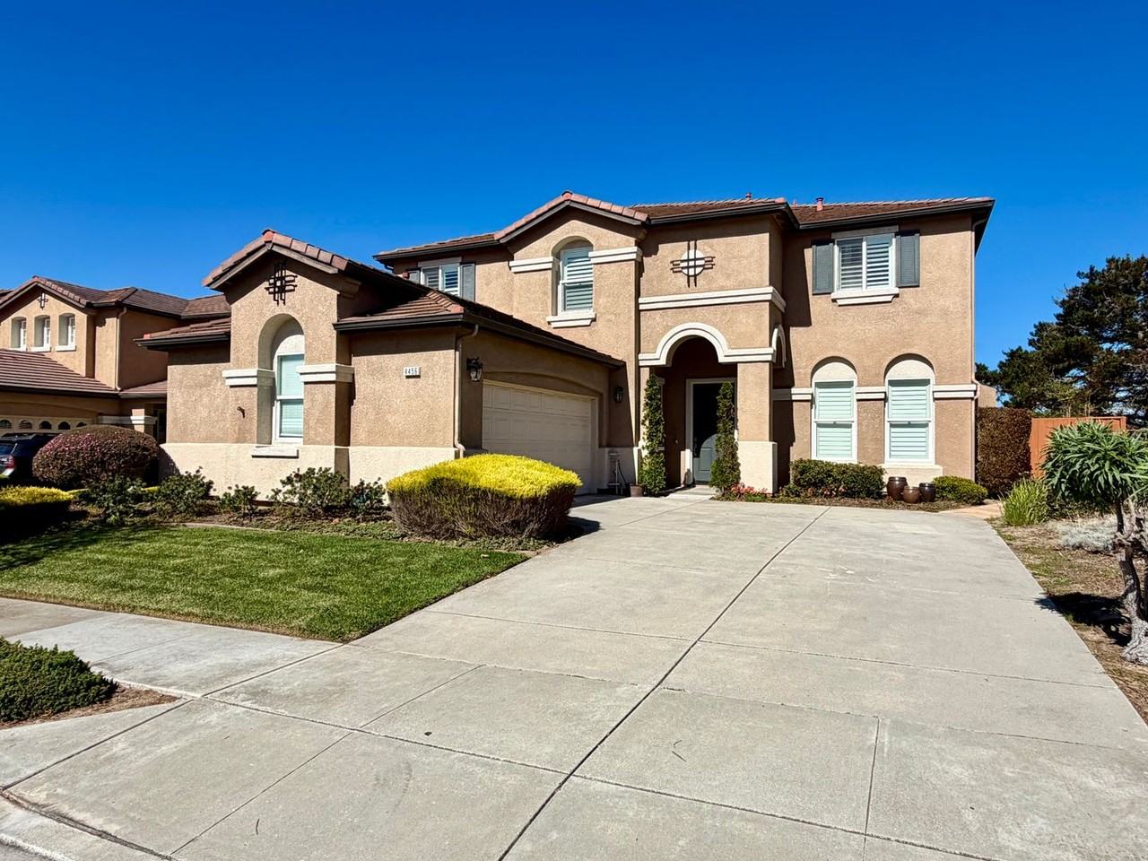 4456 Ocean Heights Ct - Photo 2 of 50