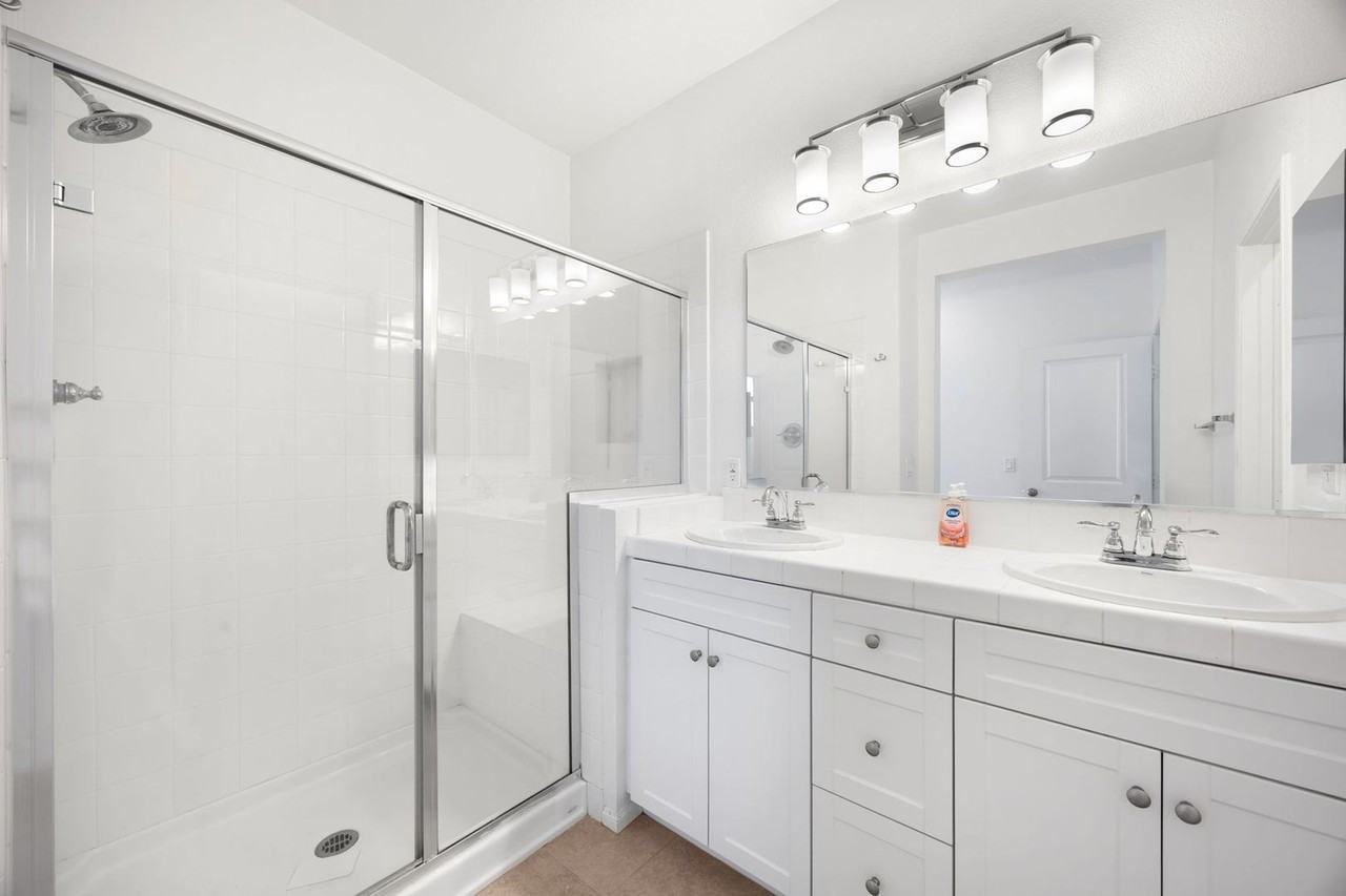 511 S Brea Blvd - Photo 4 of 26