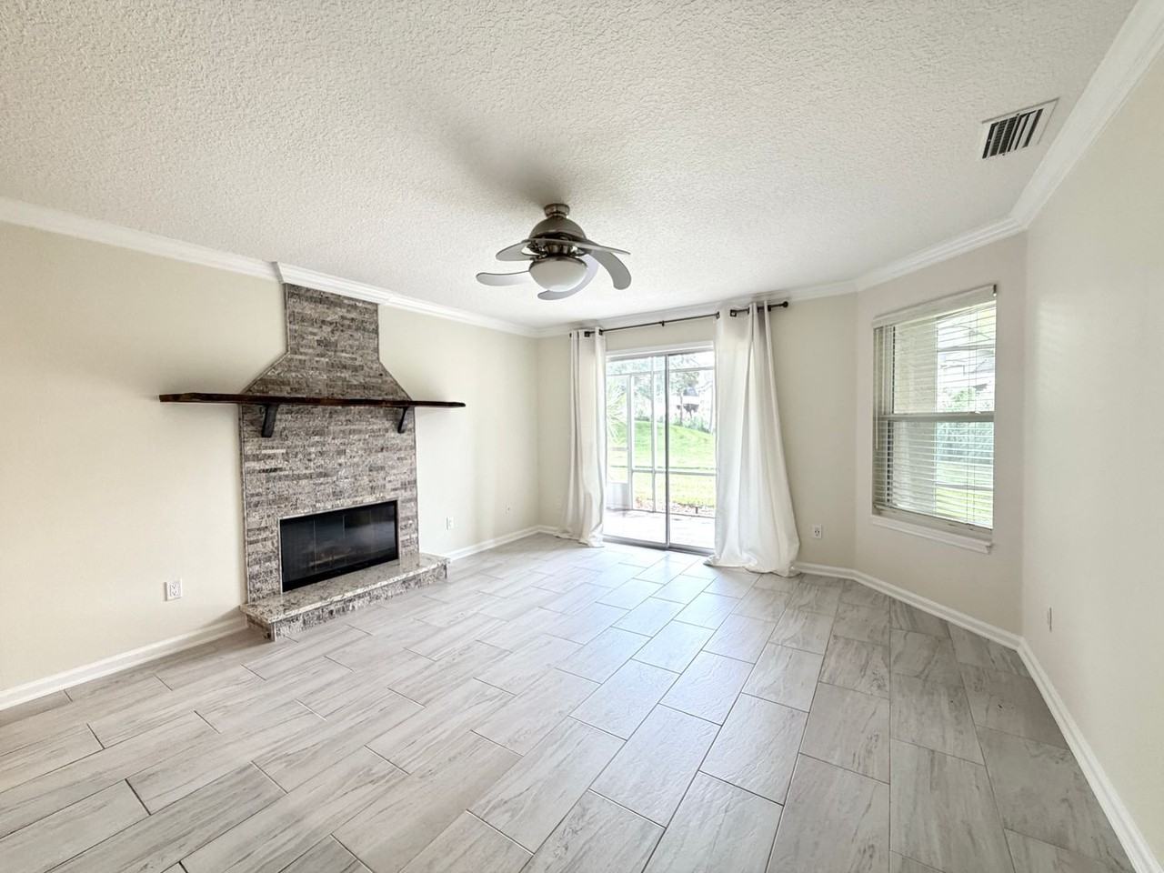 500 Sandiron Cir #514 - Photo 3 of 32