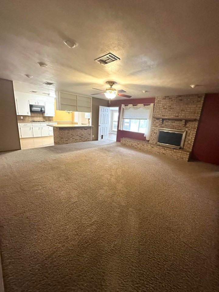 3212 Camarie Ave - Photo 3 of 13