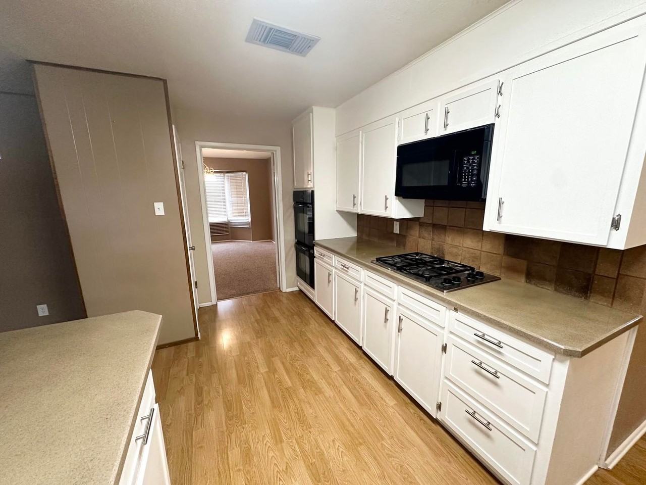 3212 Camarie Ave - Photo 5 of 13