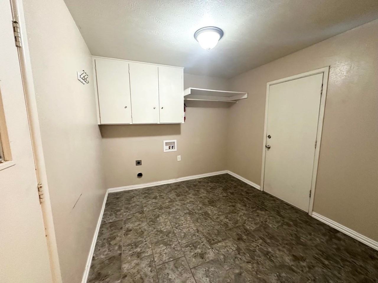 3212 Camarie Ave - Photo 7 of 13