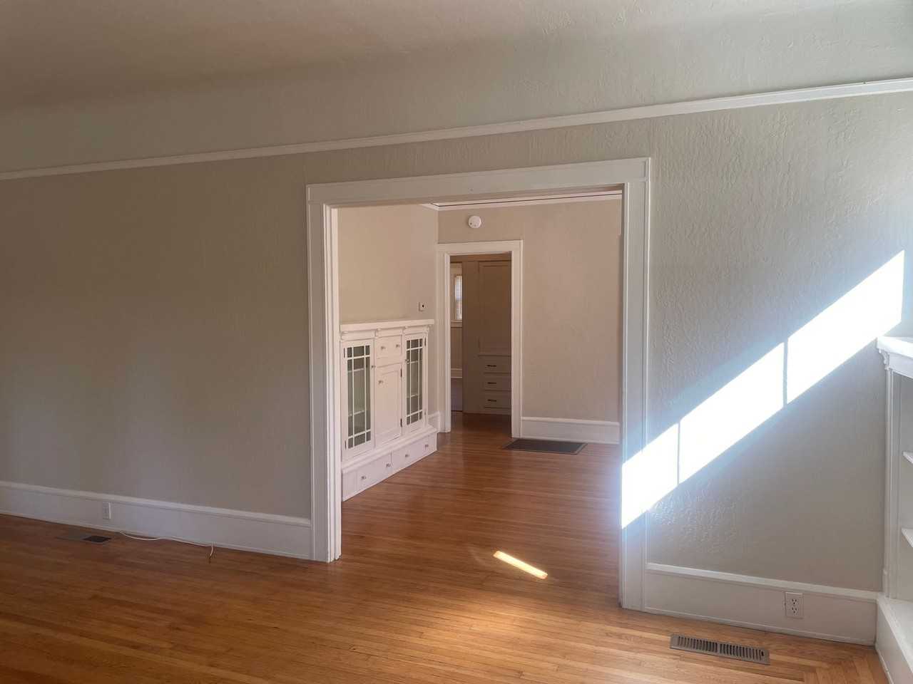 509 23rd St - Photo 7 of 27
