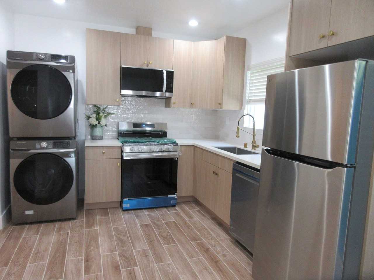 11423 Amigo Ave - Photo 3 of 12
