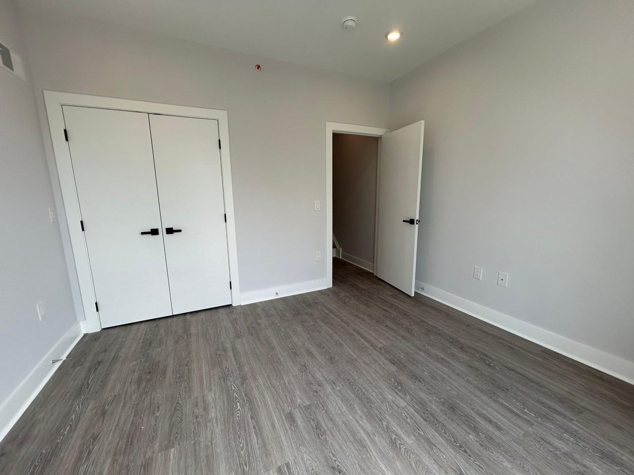2205 N Franklin St - Photo 4 of 27