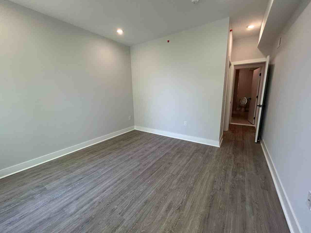 2205 N Franklin St - Photo 7 of 27