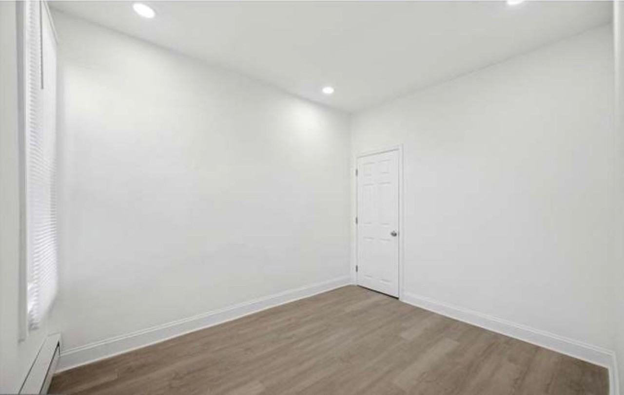 558 E Herman St - Photo 4 of 9