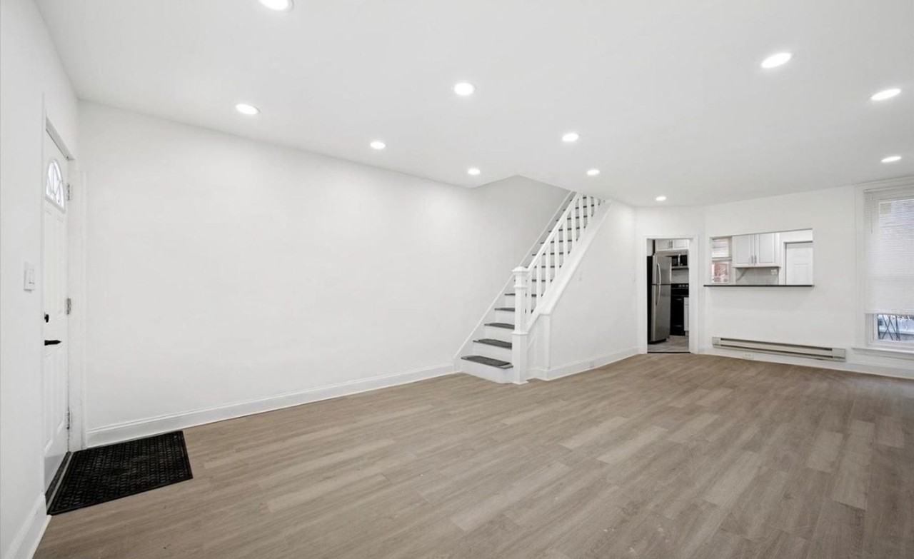 558 E Herman St - Photo 5 of 9