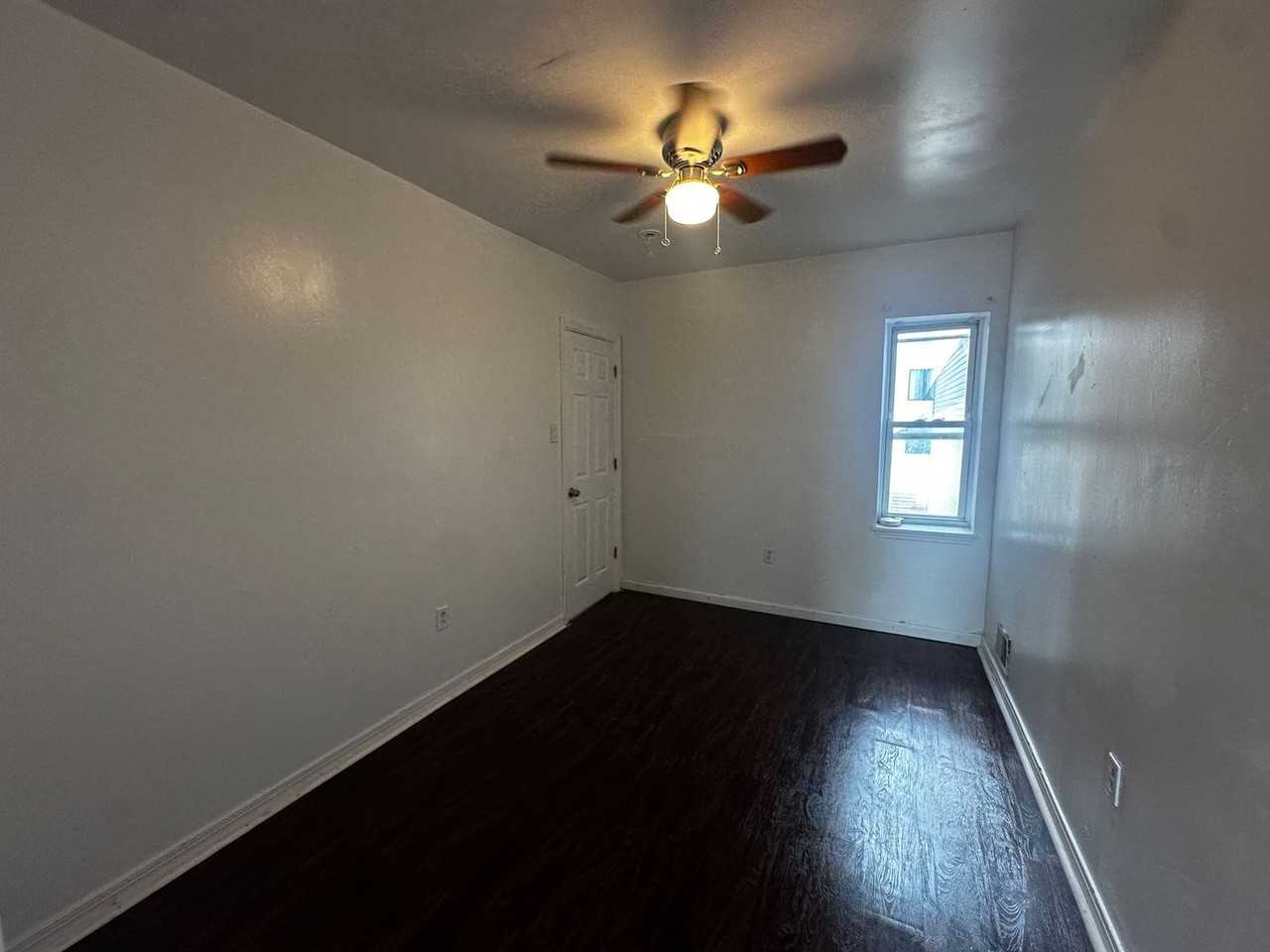 1813 N Gratz St - Photo 4 of 24
