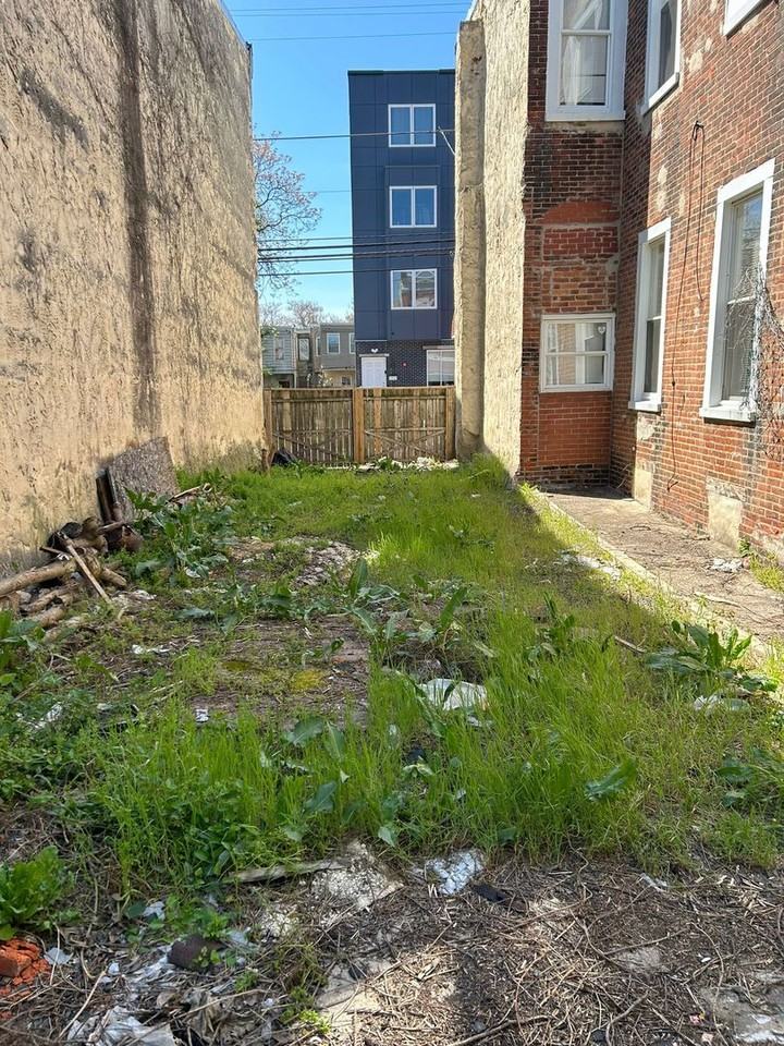 2225 N 17th St - Photo 7 of 22