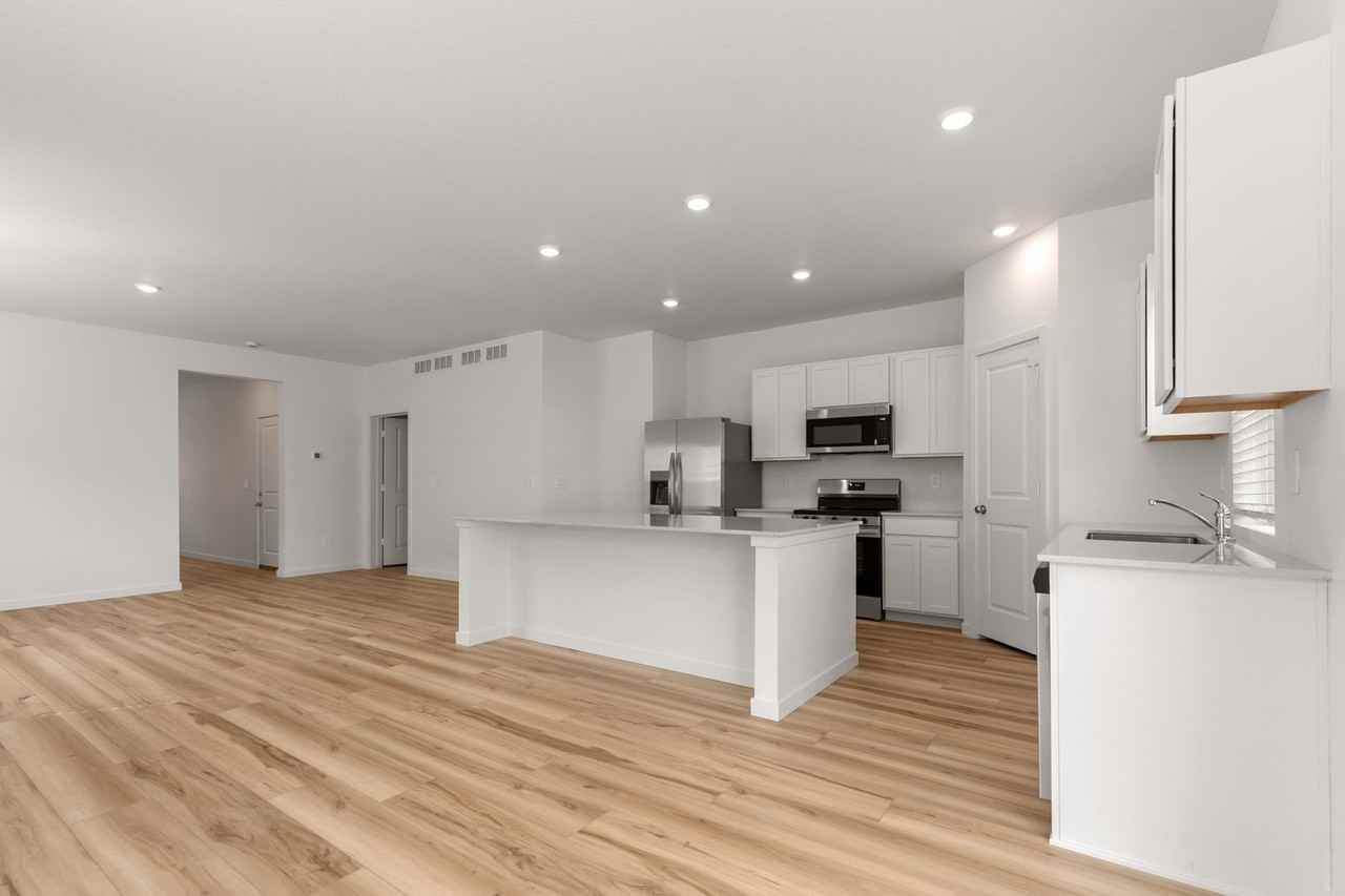 6155 Drum Pl - Photo 5 of 41
