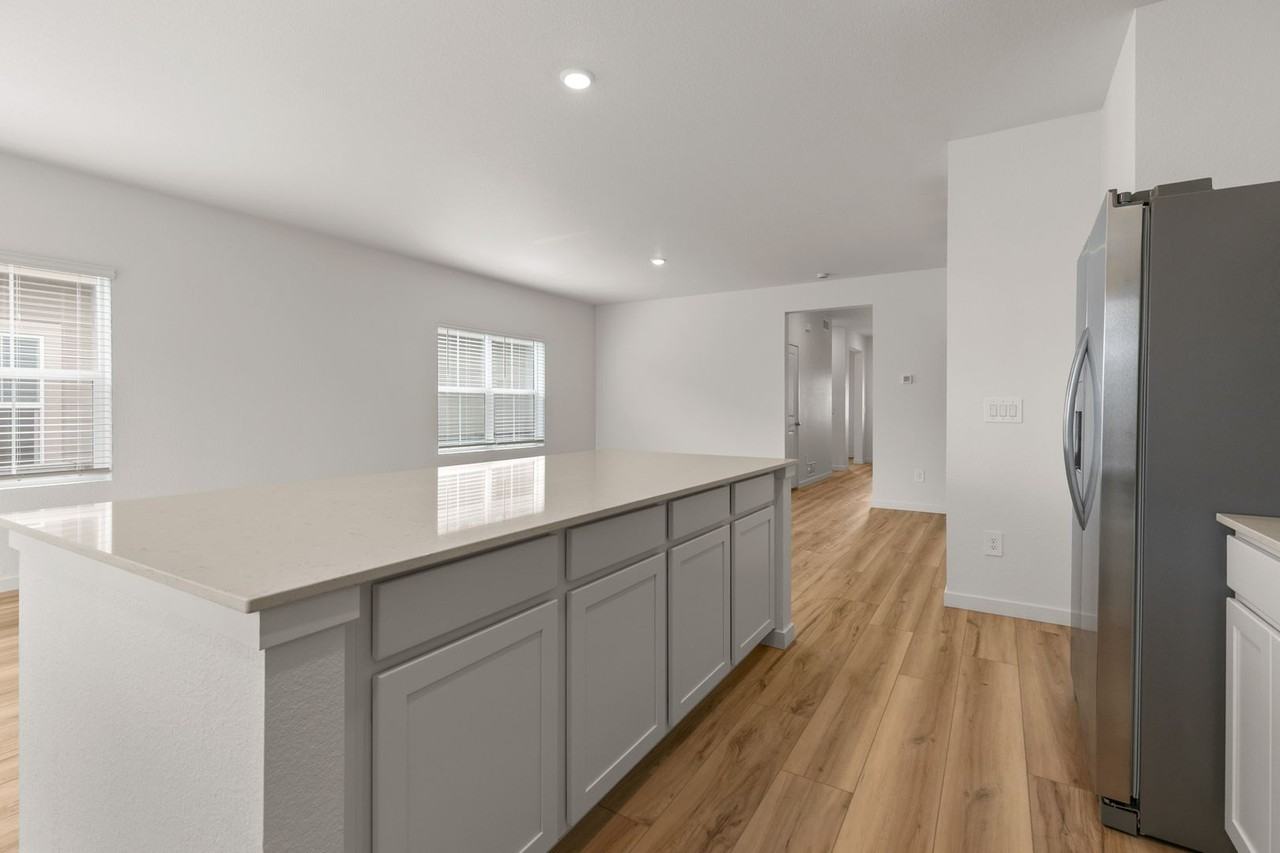 6155 Drum Pl - Photo 7 of 41