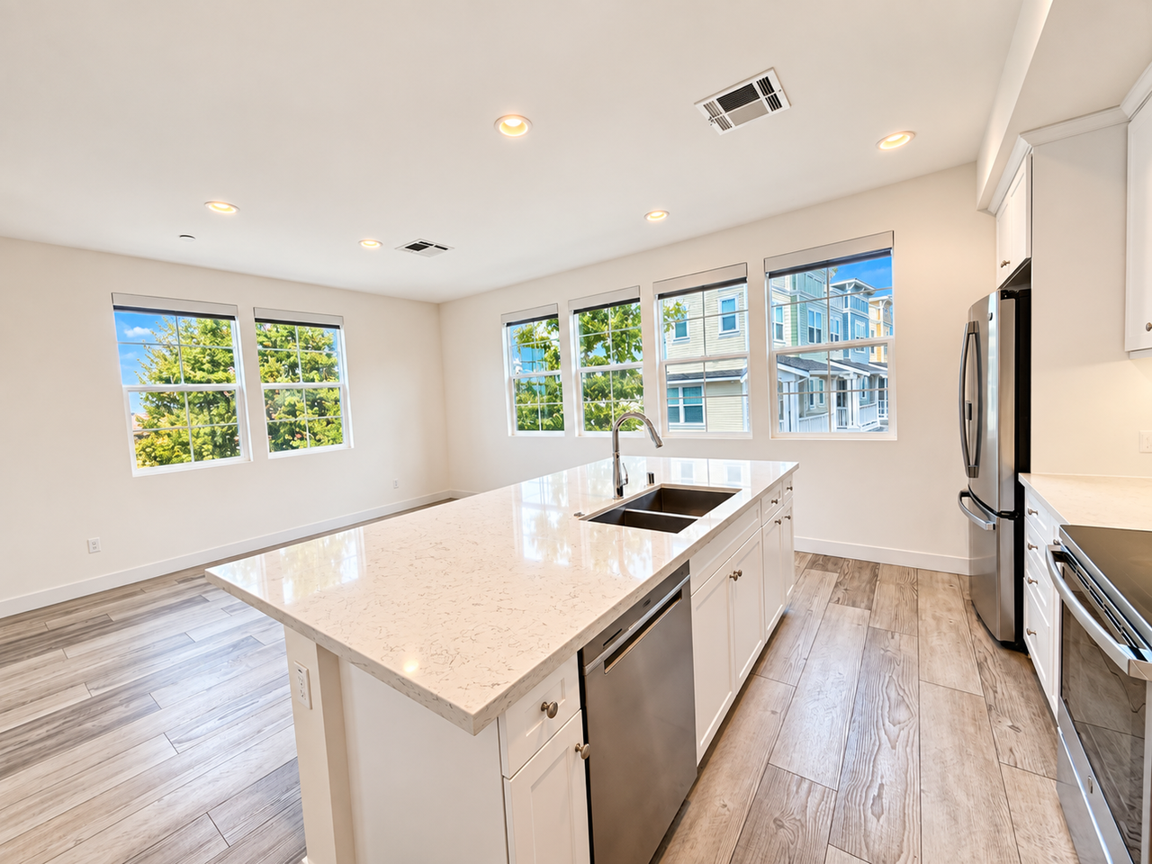 30701 Sugarmill Ln - Photo 6 of 21