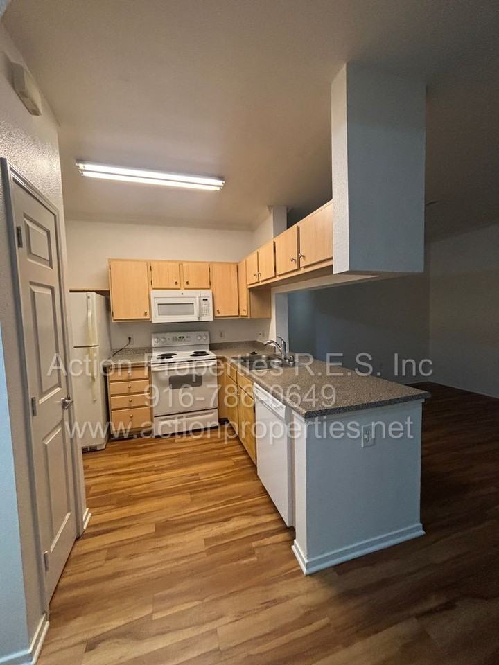 701 Gibson Dr #1516 - Photo 3 of 26