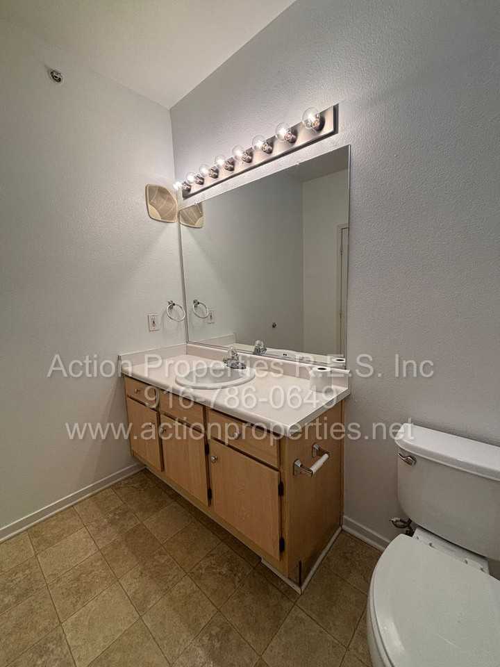 701 Gibson Dr #1516 - Photo 5 of 26