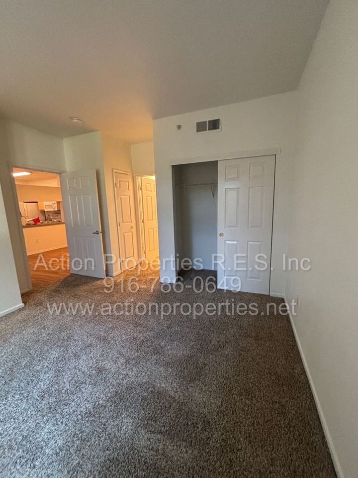 701 Gibson Dr #1516 - Photo 7 of 26