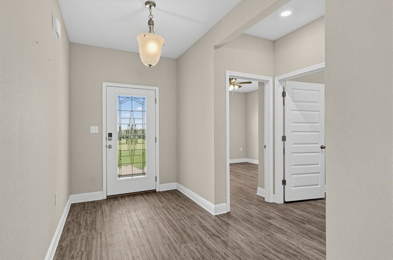 24848 Smarty Jones Cir - Photo 3 of 19
