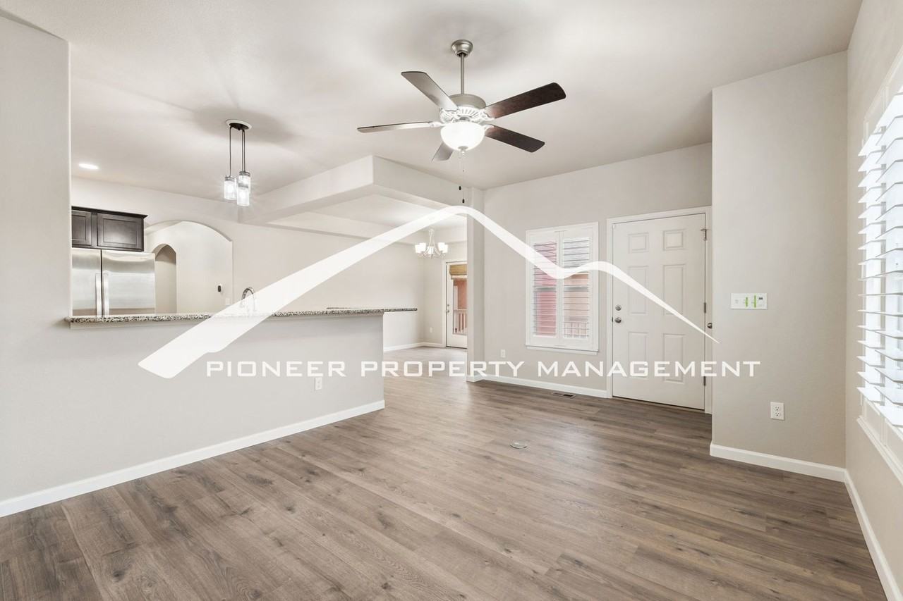 295 Eclipse Dr - Photo 2 of 33