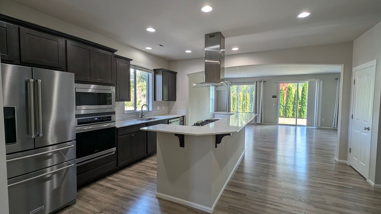 3610 127th Ave Ne - Photo 3 of 24