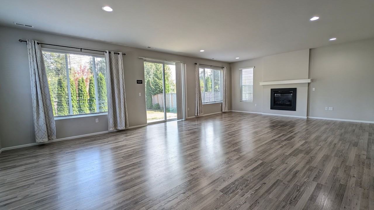 3610 127th Ave Ne - Photo 7 of 24