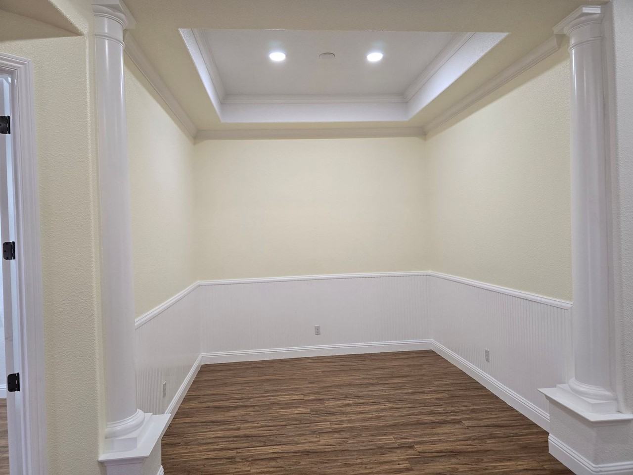 360 Collins Ct - Photo 6 of 28