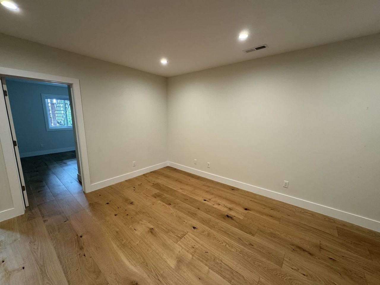 408 Rivera St - Photo 4 of 9