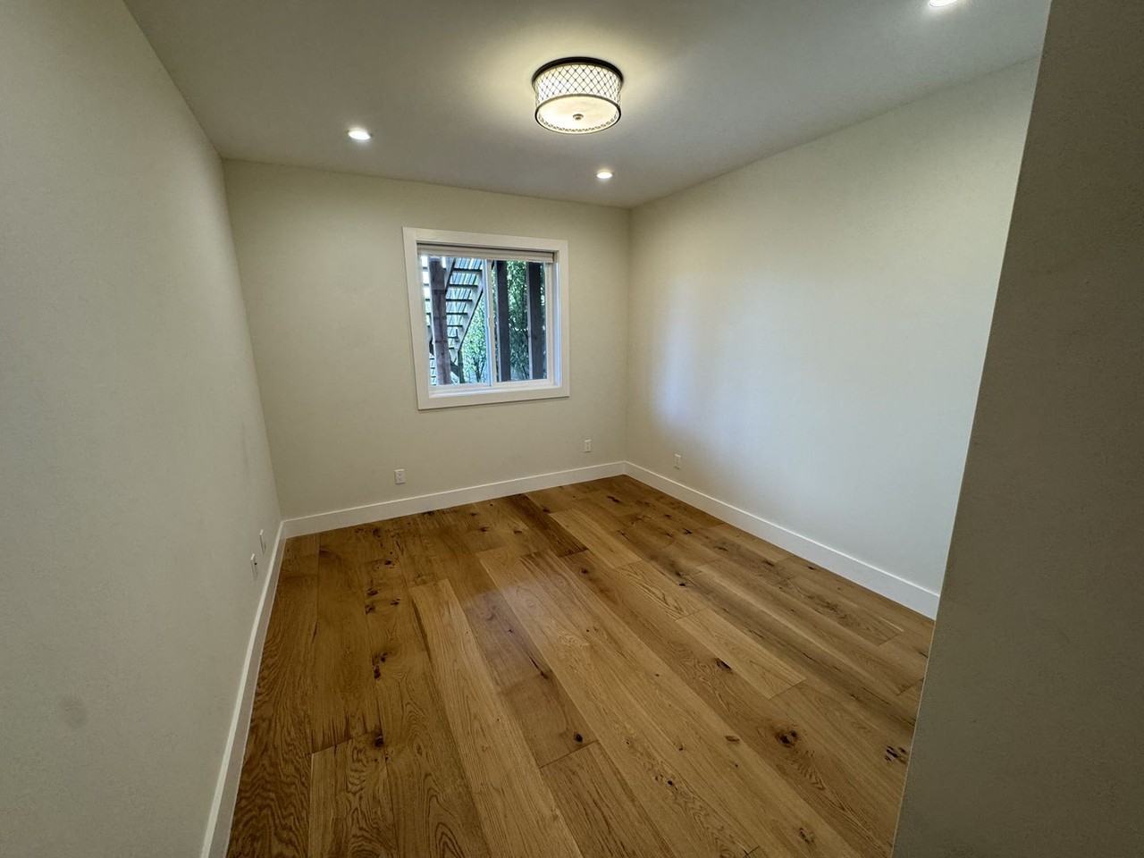 408 Rivera St - Photo 7 of 9