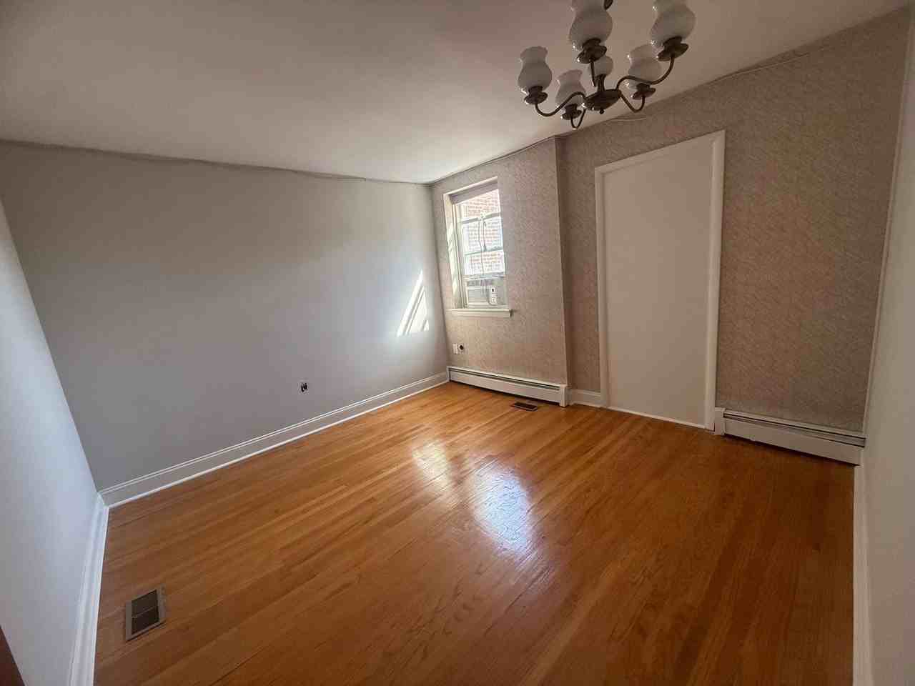 608 W Lancaster Ave - Photo 2 of 12