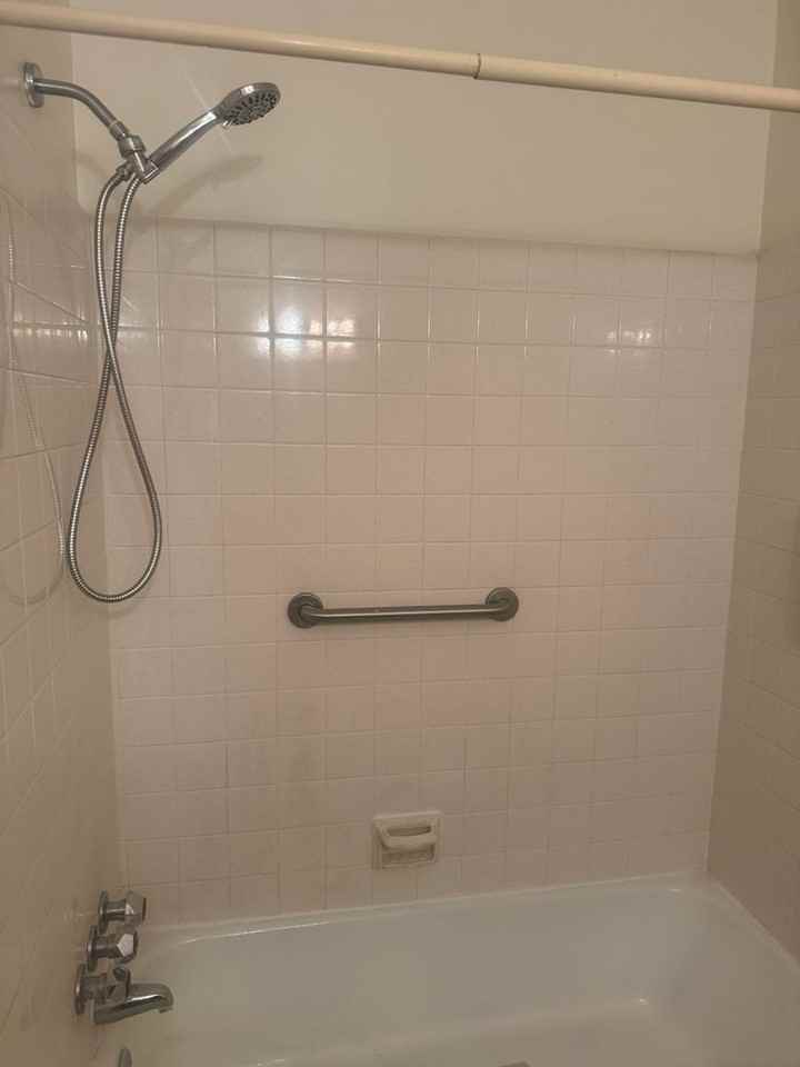 608 W Lancaster Ave - Photo 4 of 12